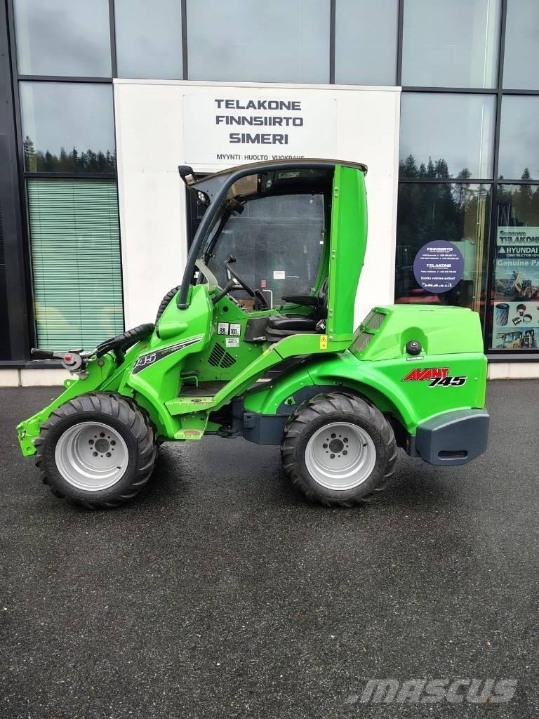 Avant 745 Minilader