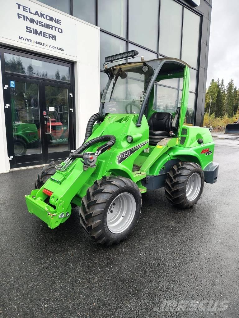 Avant 745 Minilader