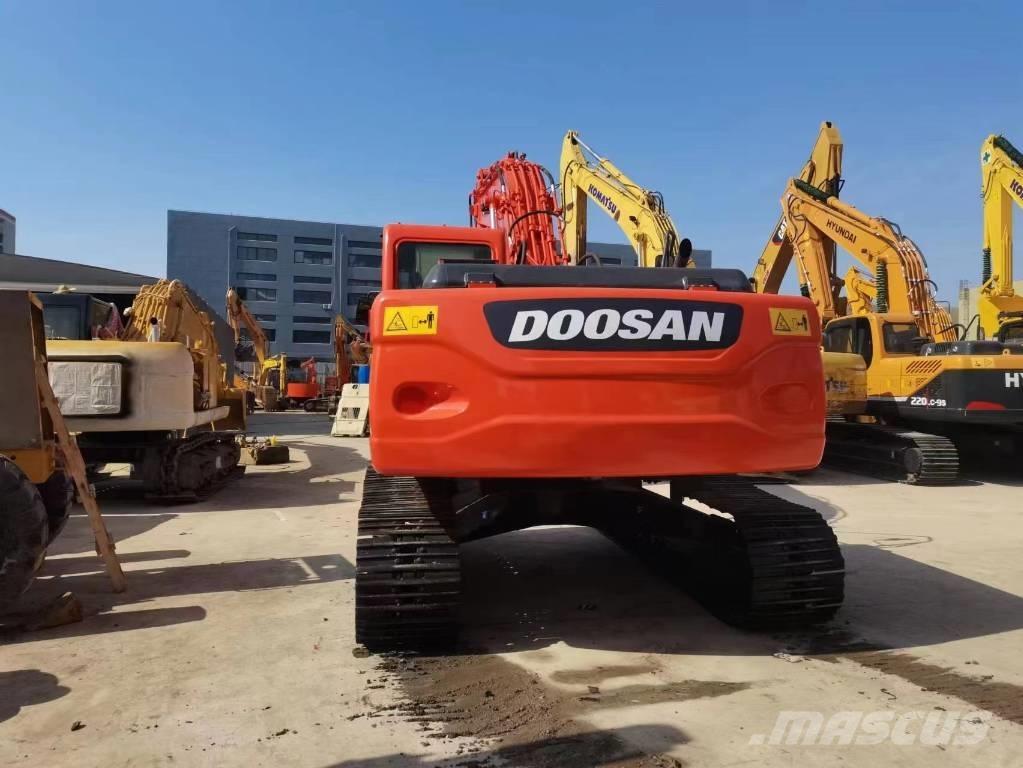 Doosan DX 225 Raupenbagger