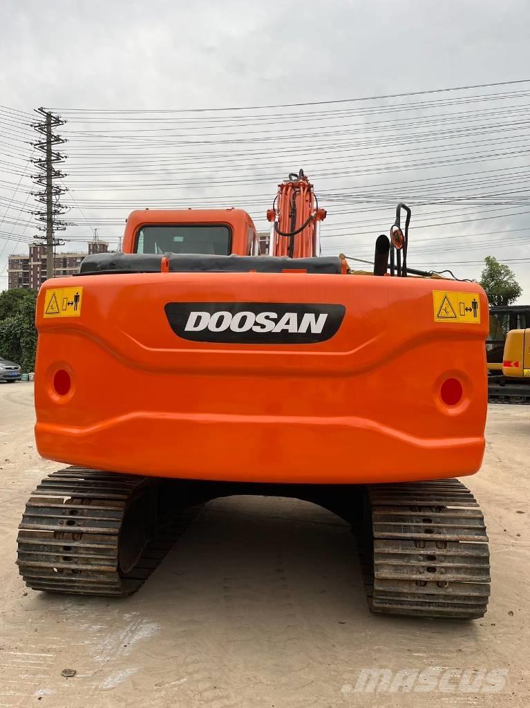 Doosan DX 140 LC Raupenbagger