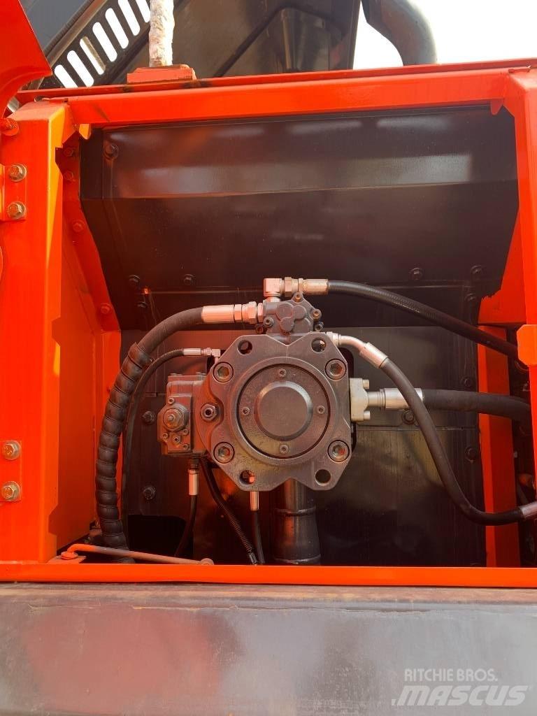 Doosan DX 300 LCA Raupenbagger