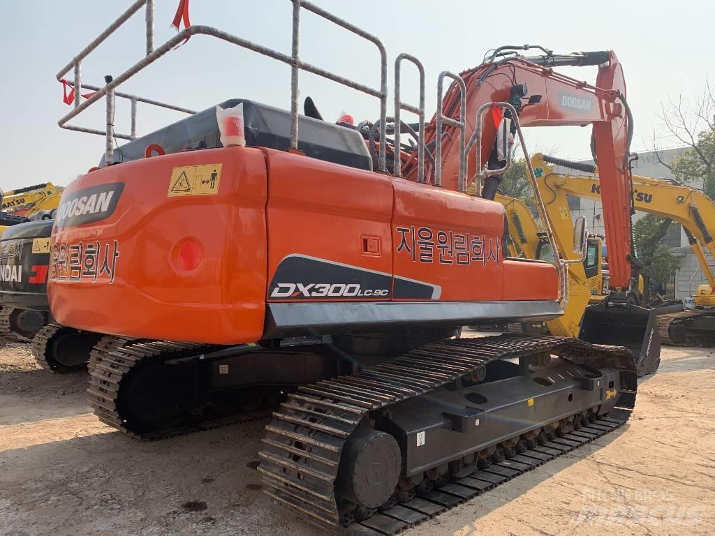 Doosan DX 300 LCA Raupenbagger