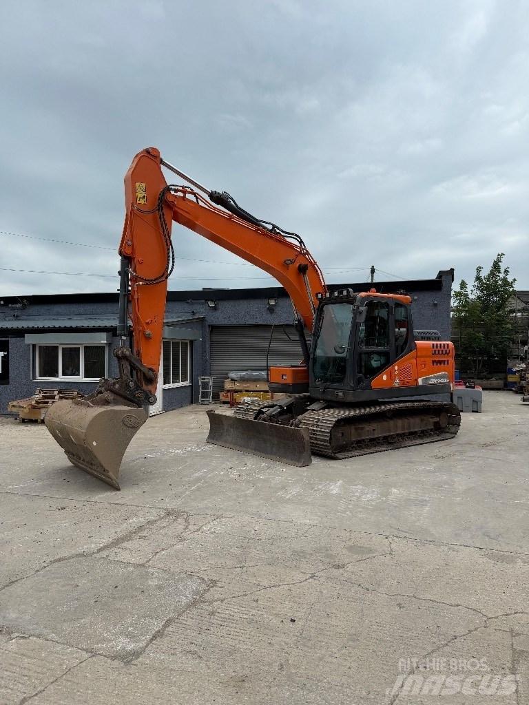 Doosan DX 140 LC Raupenbagger
