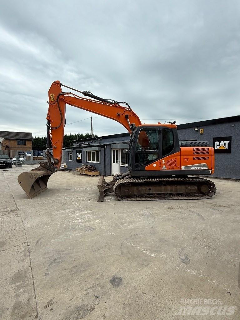 Doosan DX 140 LC Raupenbagger