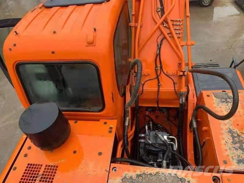 Doosan DX300LC Raupenbagger