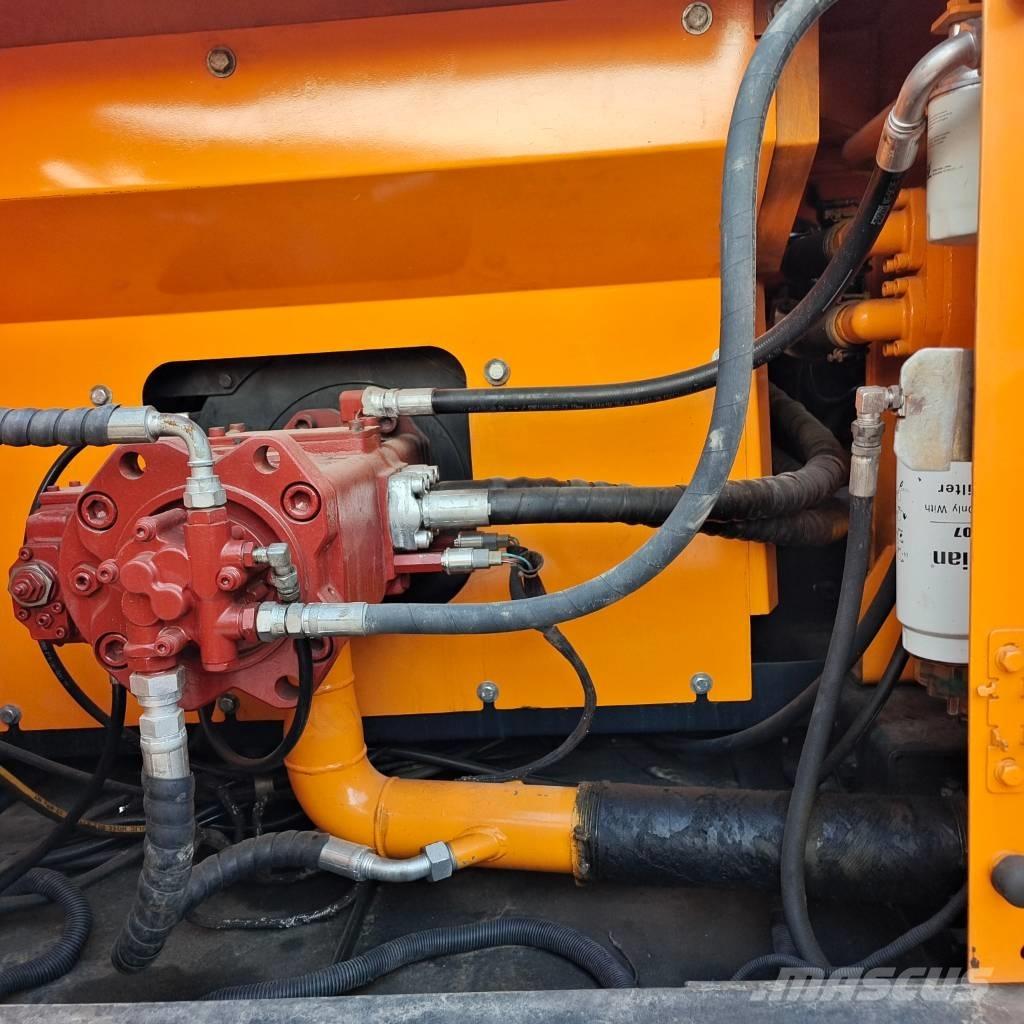 Hyundai 305 LC-9T Raupenbagger