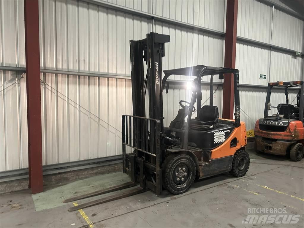 Doosan D25S-5 Dieselstapler