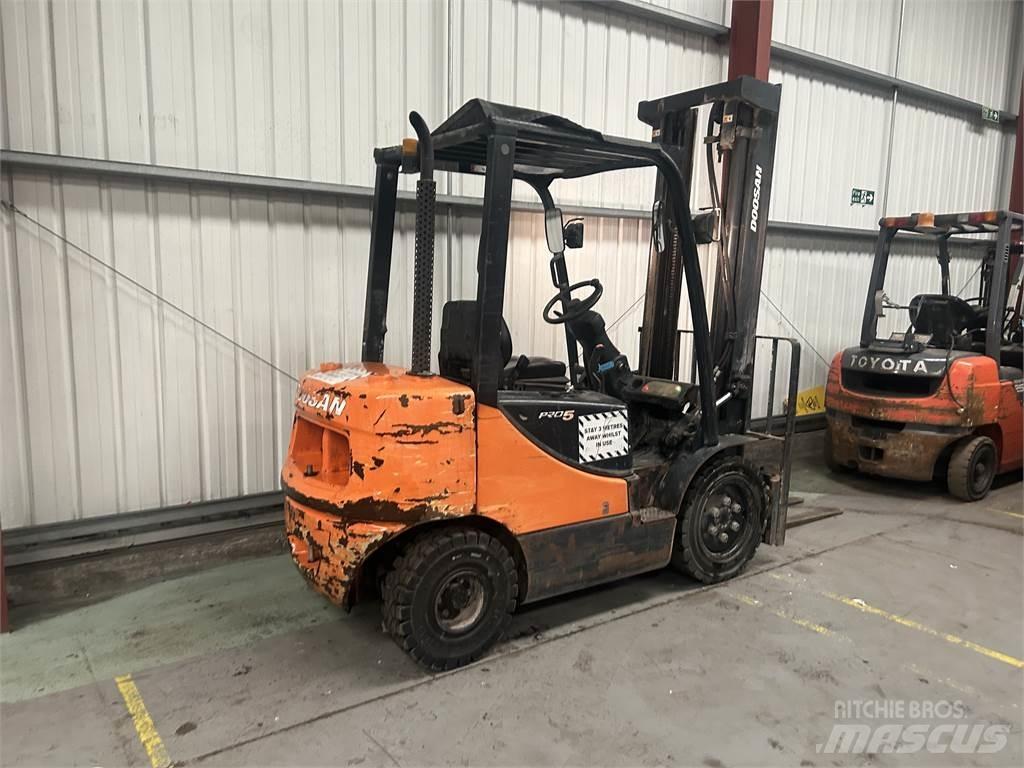 Doosan D25S-5 Dieselstapler