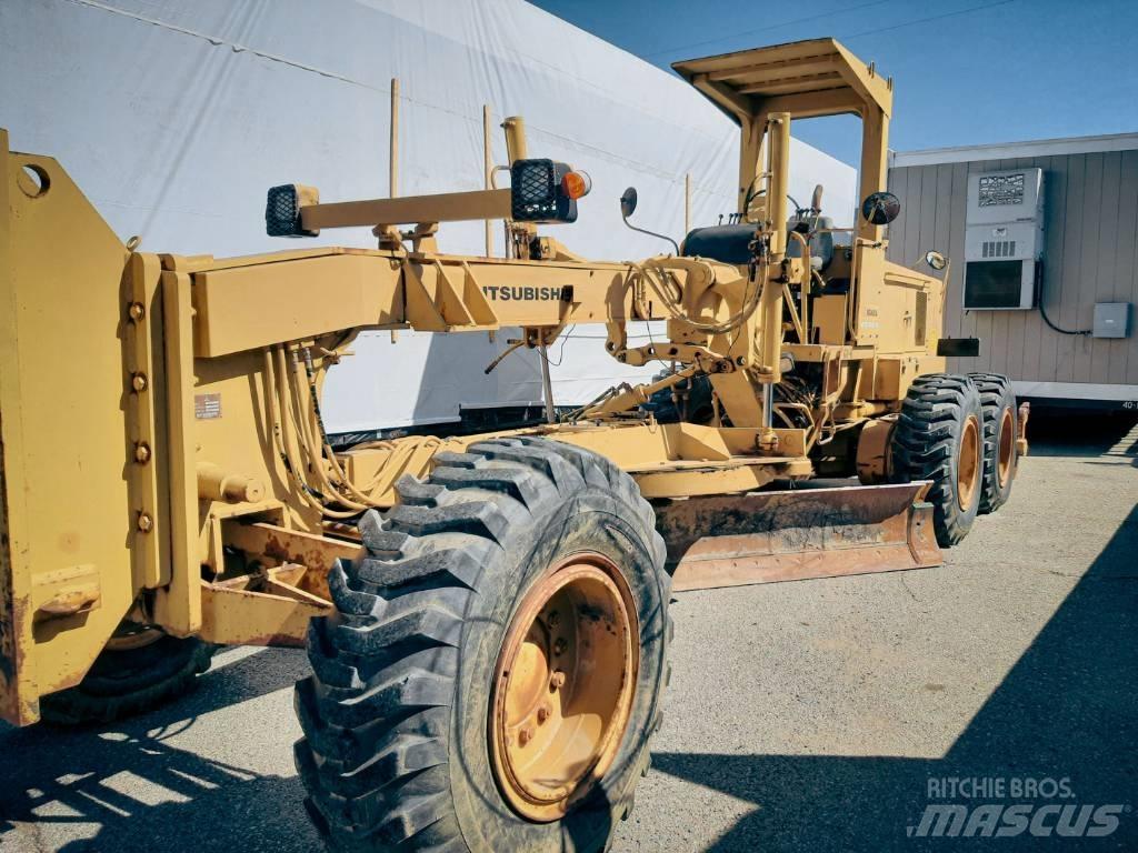 Mitsubishi MG400 Grader