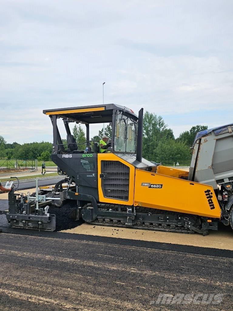 ABG 6820 Strassenfertiger