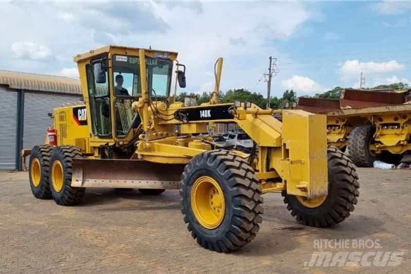 CAT  140K Grader