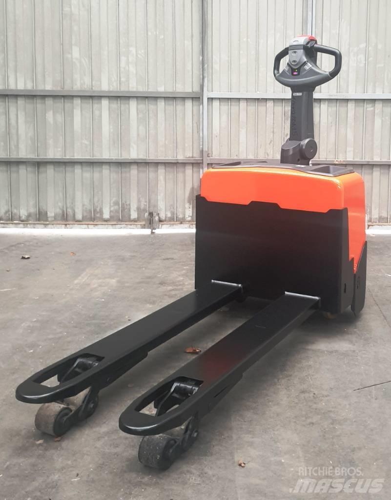 BT LWE 130 Minimover Niedergabelstapler