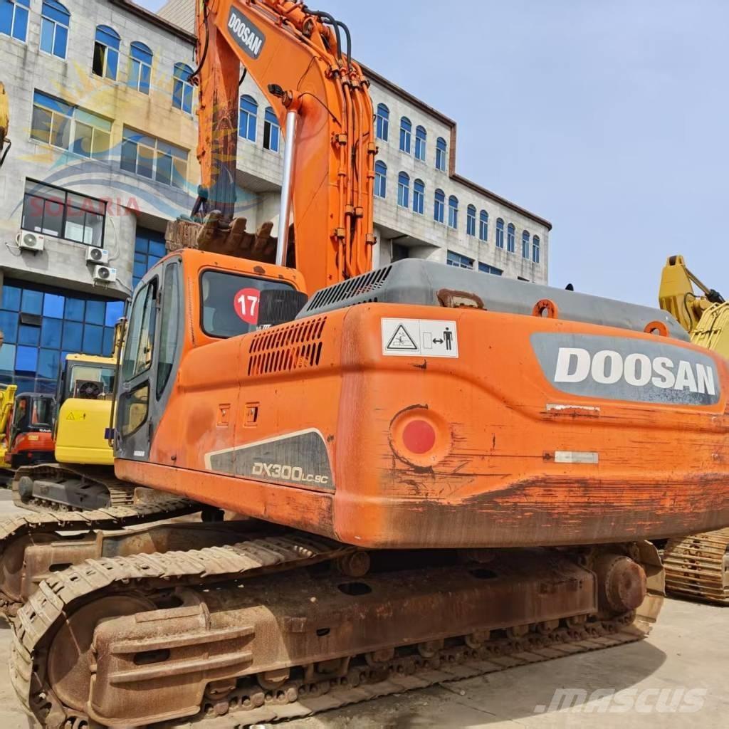 Doosan DX 300 LC Raupenbagger