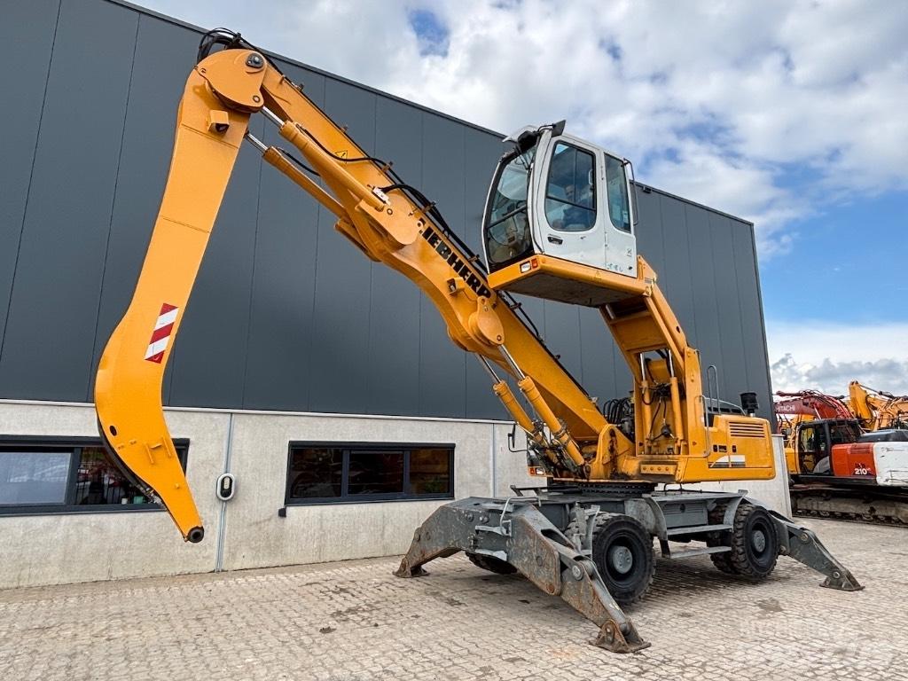 Liebherr A 904 C Materialumschlag