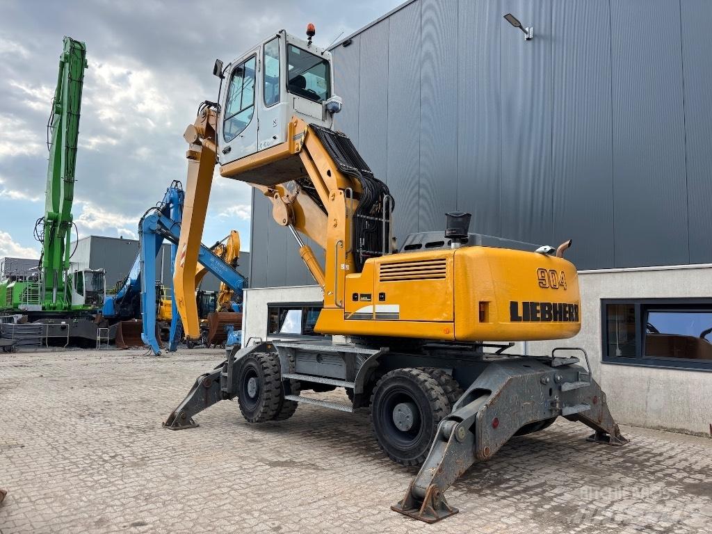 Liebherr A 904 C Materialumschlag