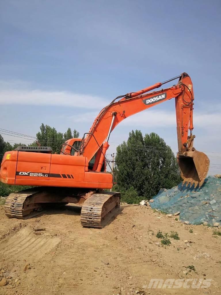Doosan DX 225 Raupenbagger