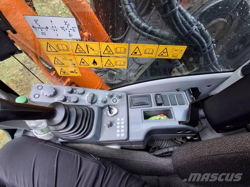 Hitachi ZX 225 US LC Raupenbagger