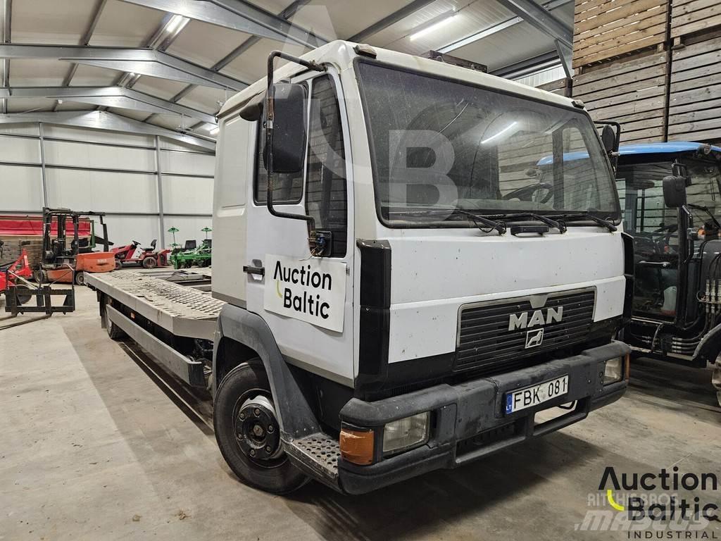 MAN 8.224 Autotransporter
