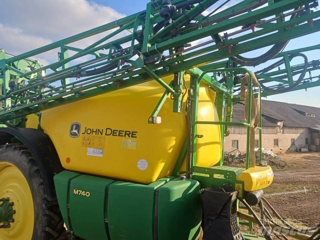 John Deere 740 Anhängespritzen