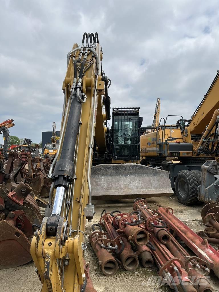 CAT MH 3022 Mobilbagger