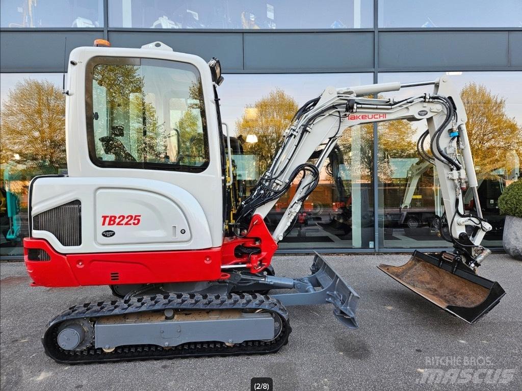 Takeuchi TB 225 Minibagger < 7t