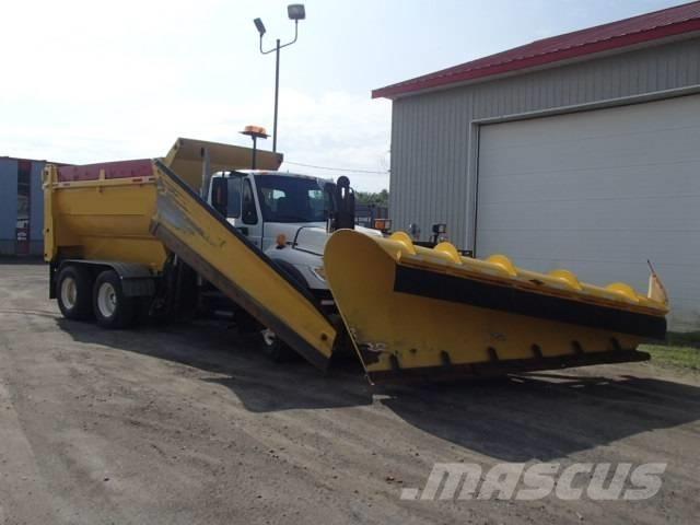 International 7400 Schneeschilde und -pflüge