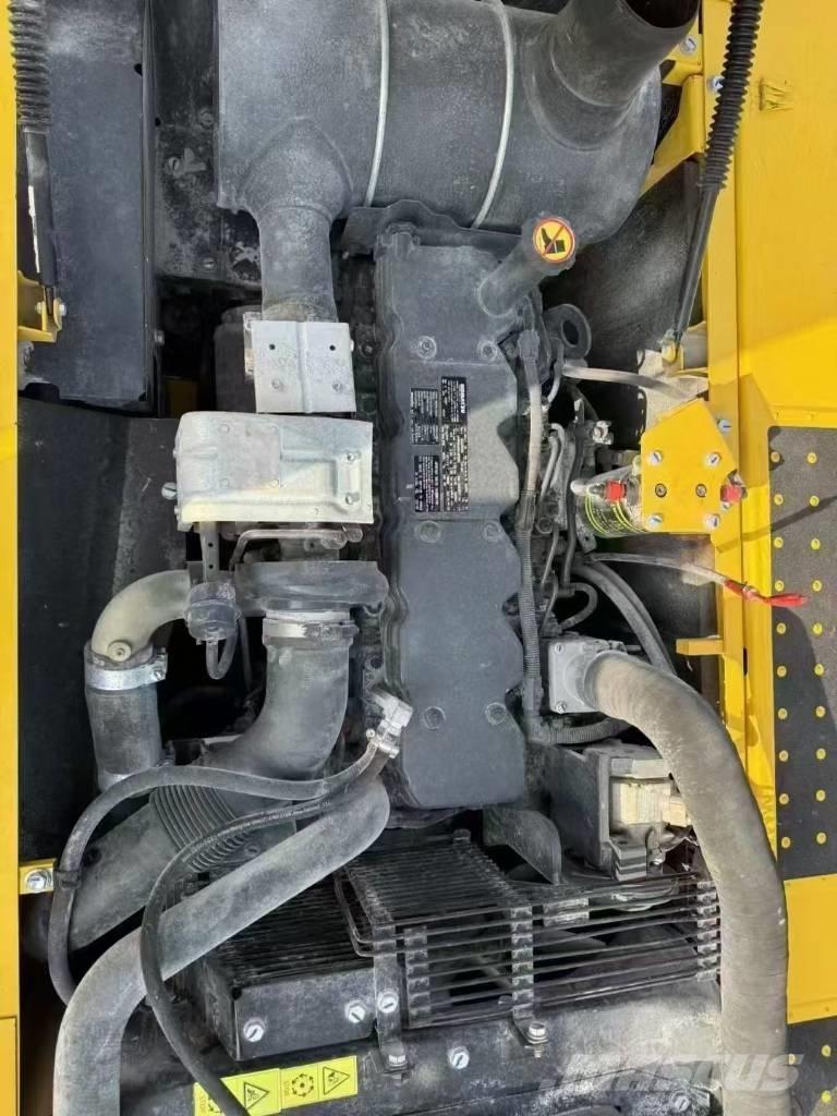 Komatsu 220-8 Raupenbagger