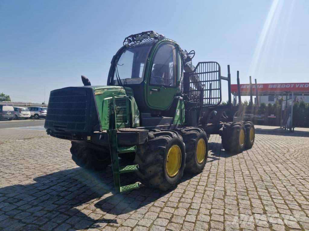 John Deere 1010 E Forwarder