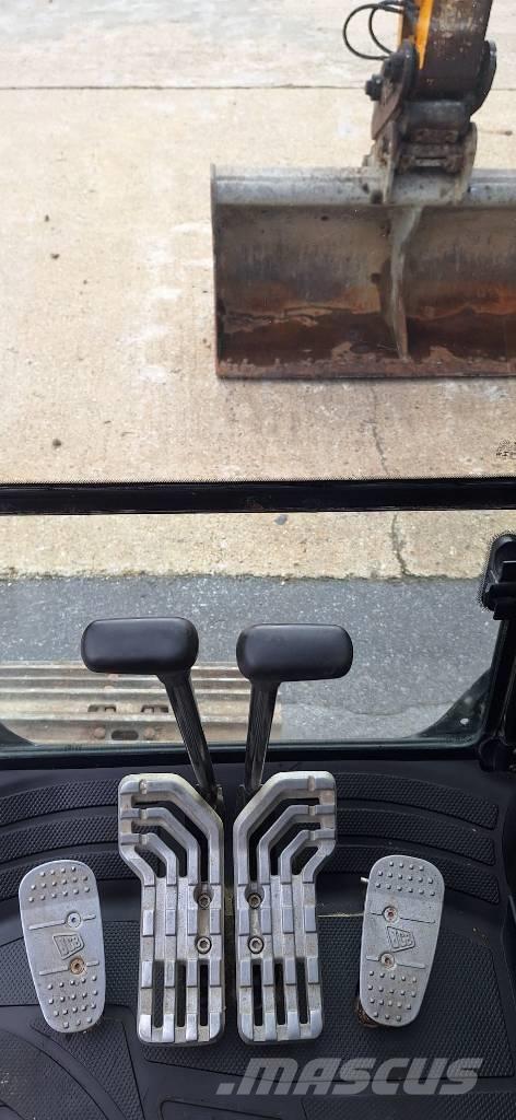 JCB JS 131 LC Raupenbagger