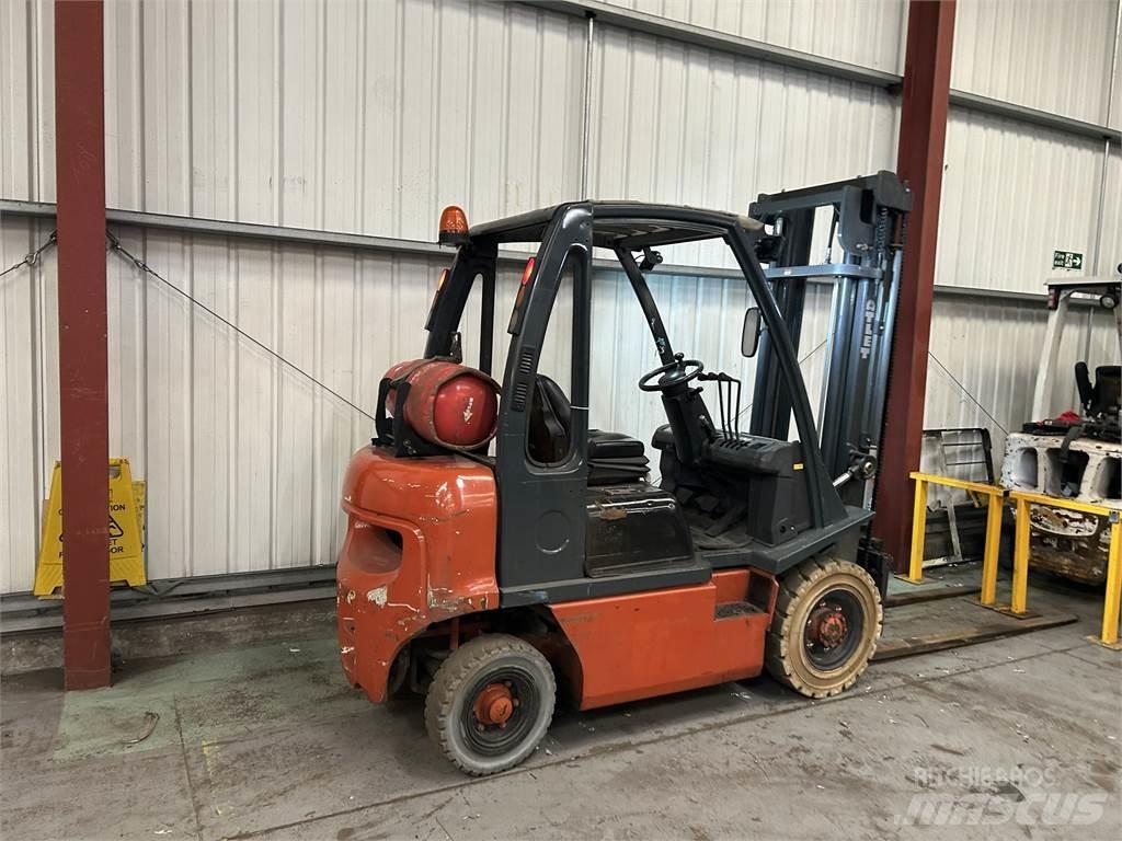 Nissan UD02A20PQ Gasstapler