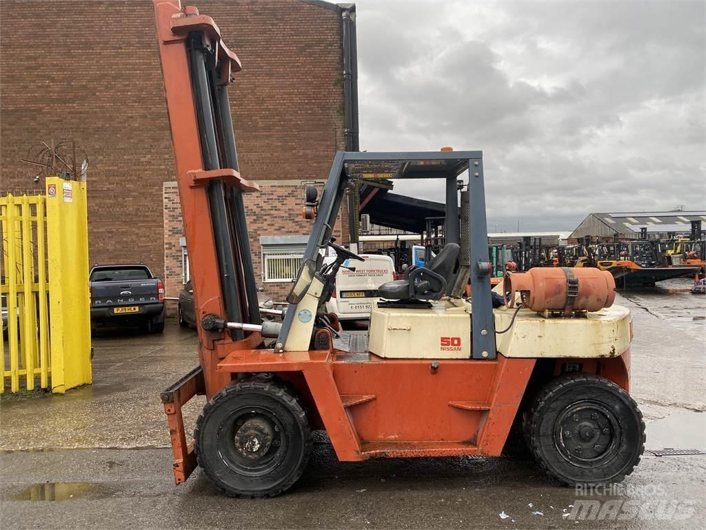 Nissan BF05H50U Dieselstapler