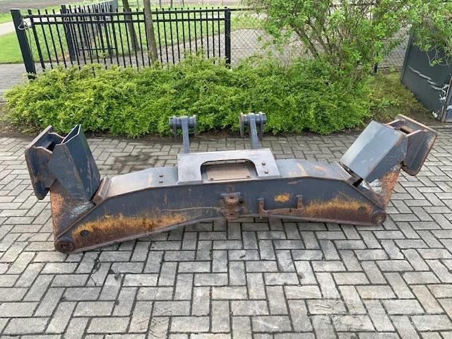 Doosan Outriggers Chassis