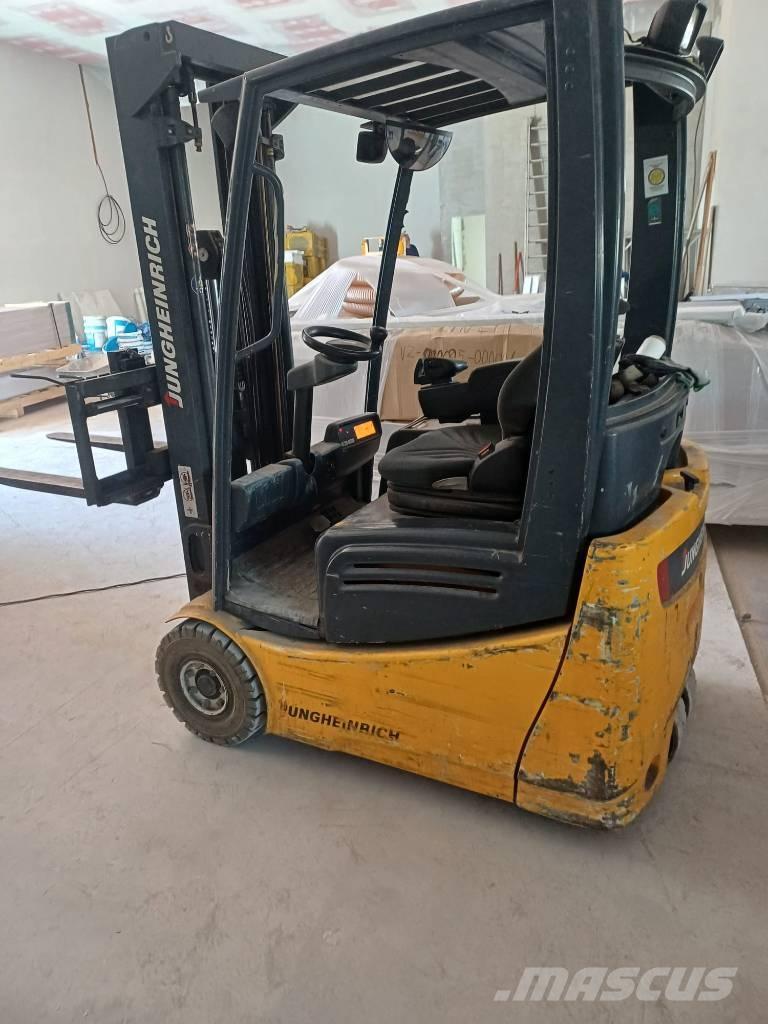 Jungheinrich EFG215 Elektrostapler