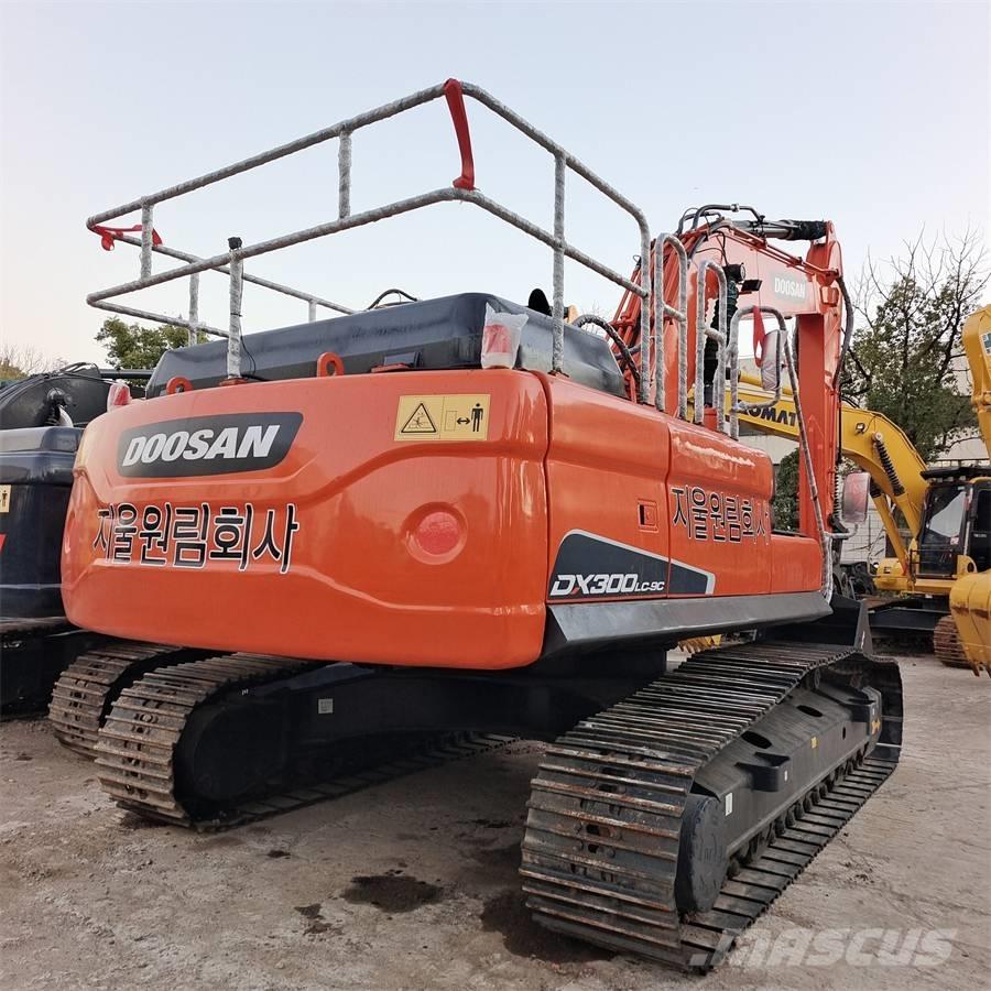 Doosan DX 300LC Raupenbagger