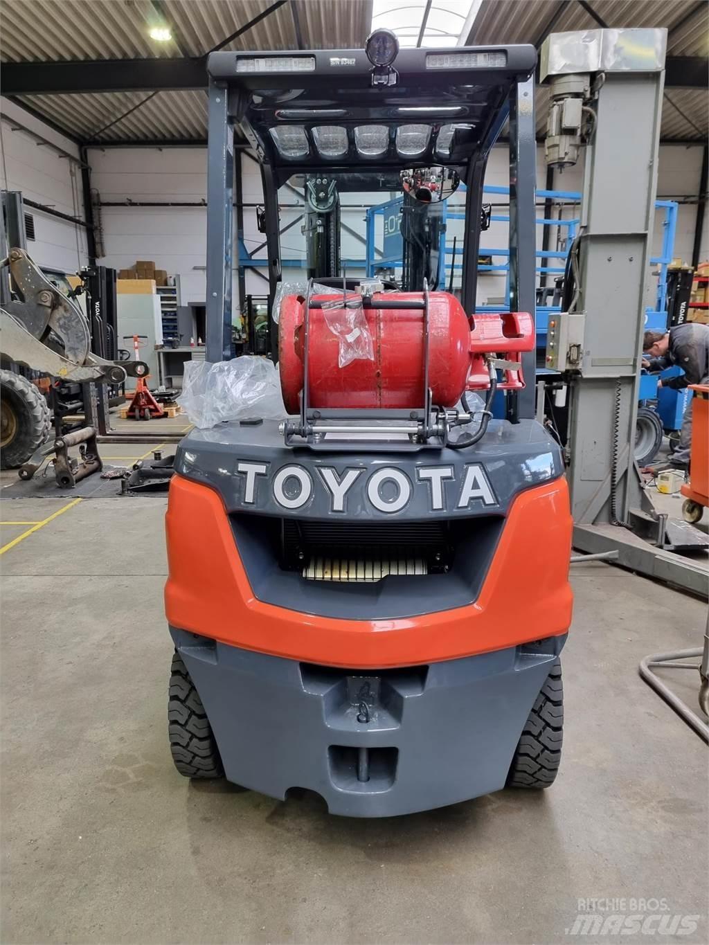 Toyota 02-8FGF25 Gasstapler
