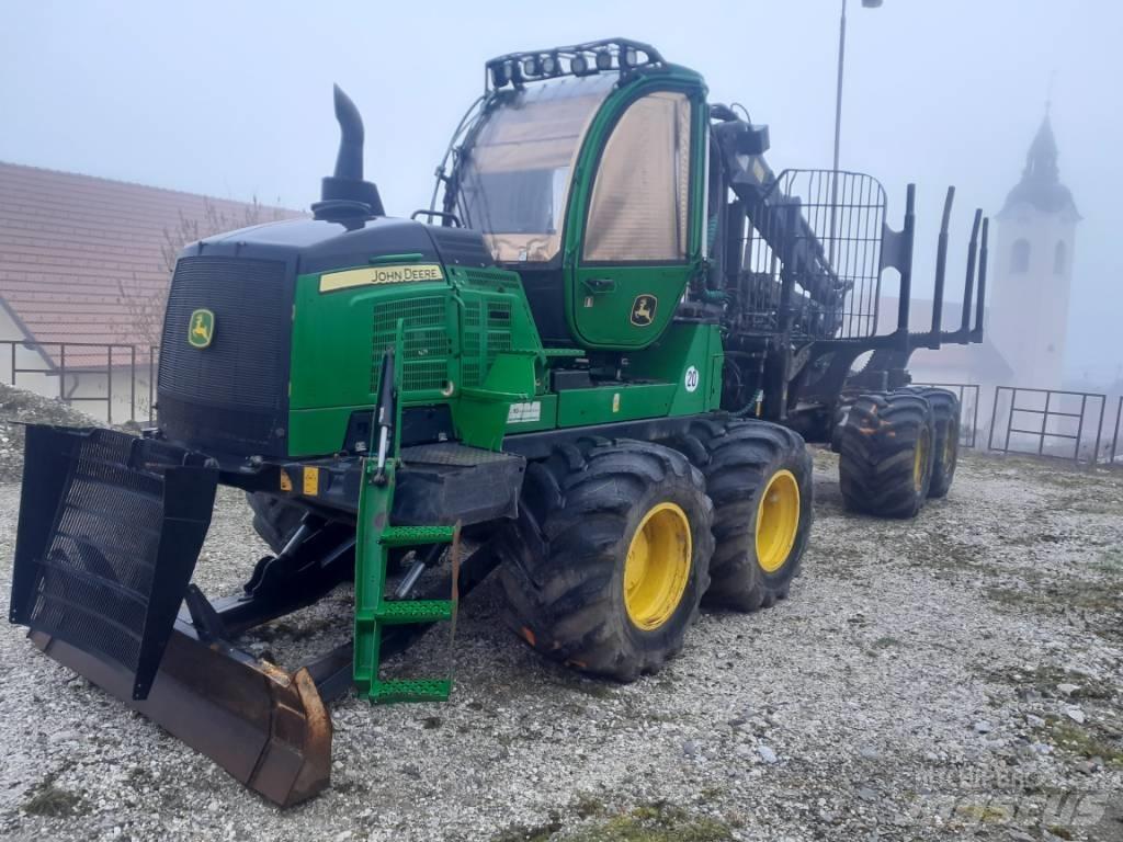 John Deere 1510G Forwarder