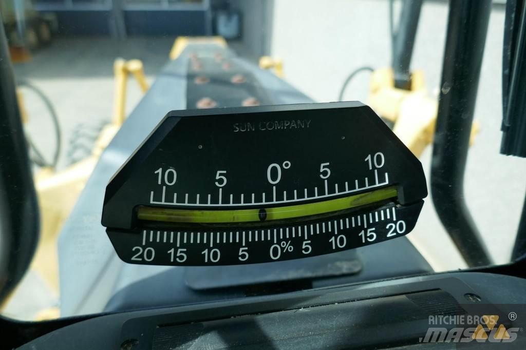 CAT 12M3 Grader