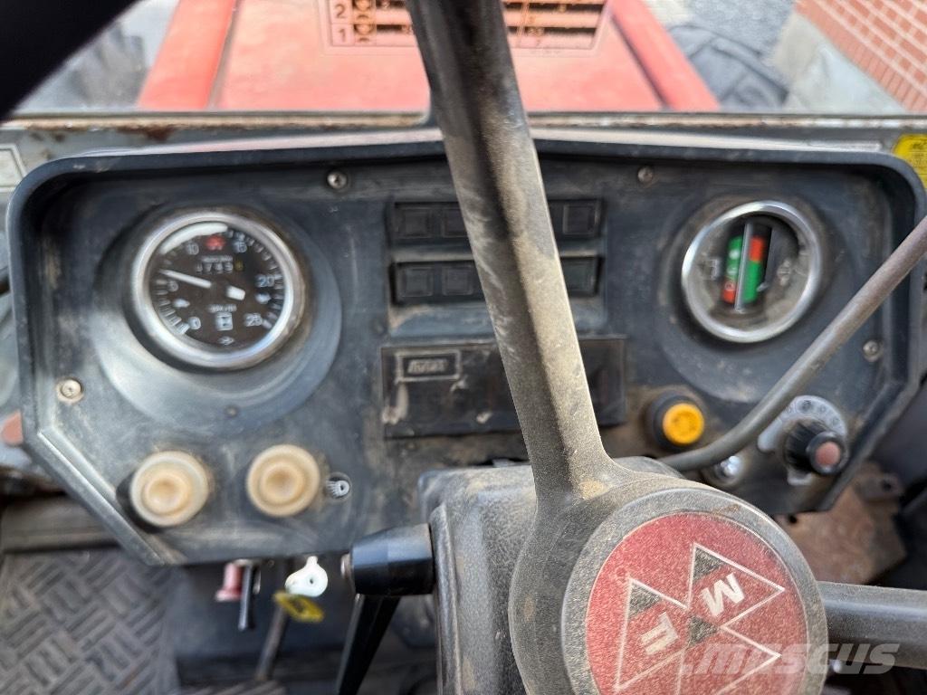 Massey Ferguson 699 Traktoren