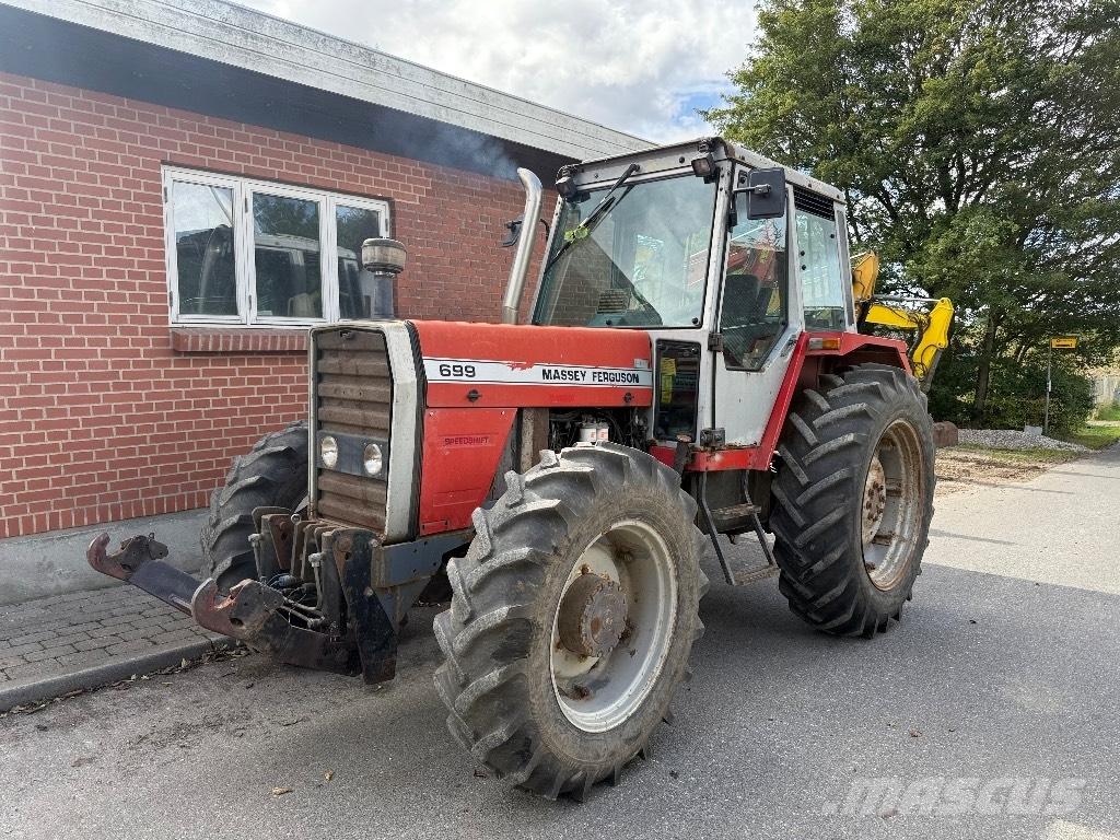 Massey Ferguson 699 Traktoren