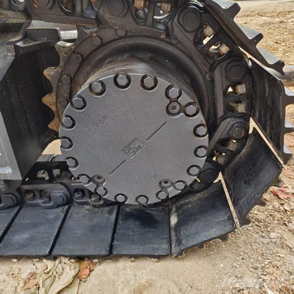 Komatsu PC 200 Crawler excavators