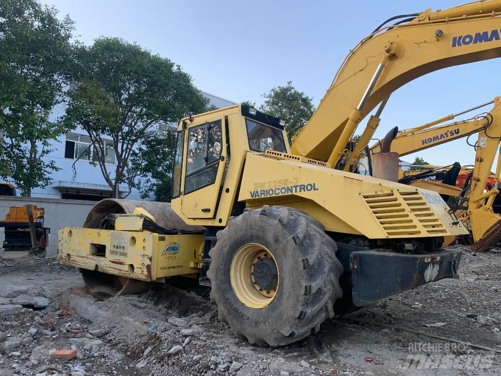 Bomag BW 225 D-3 Tandemwalzen