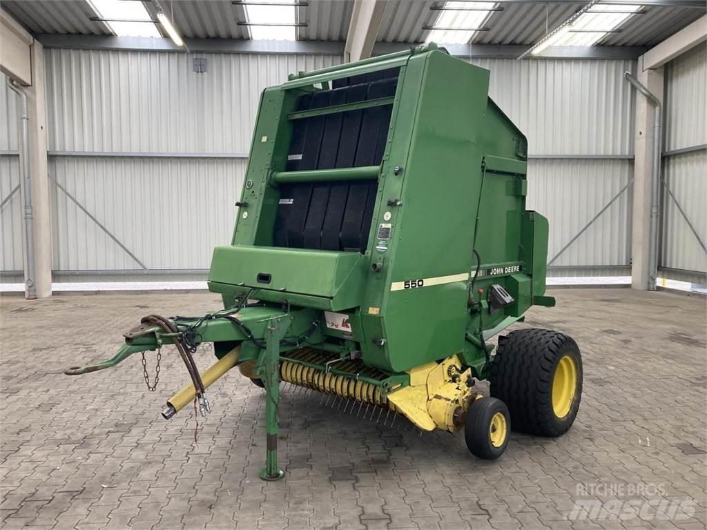 John Deere 550 Rundballenpressen