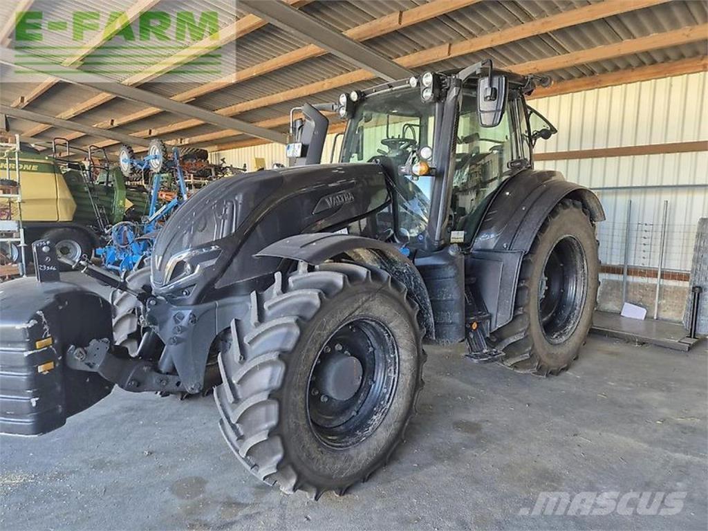 Valtra t235a Traktoren
