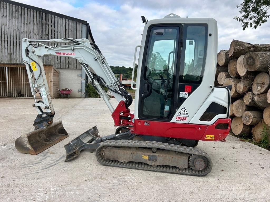 Takeuchi TB 225 Minibagger < 7t