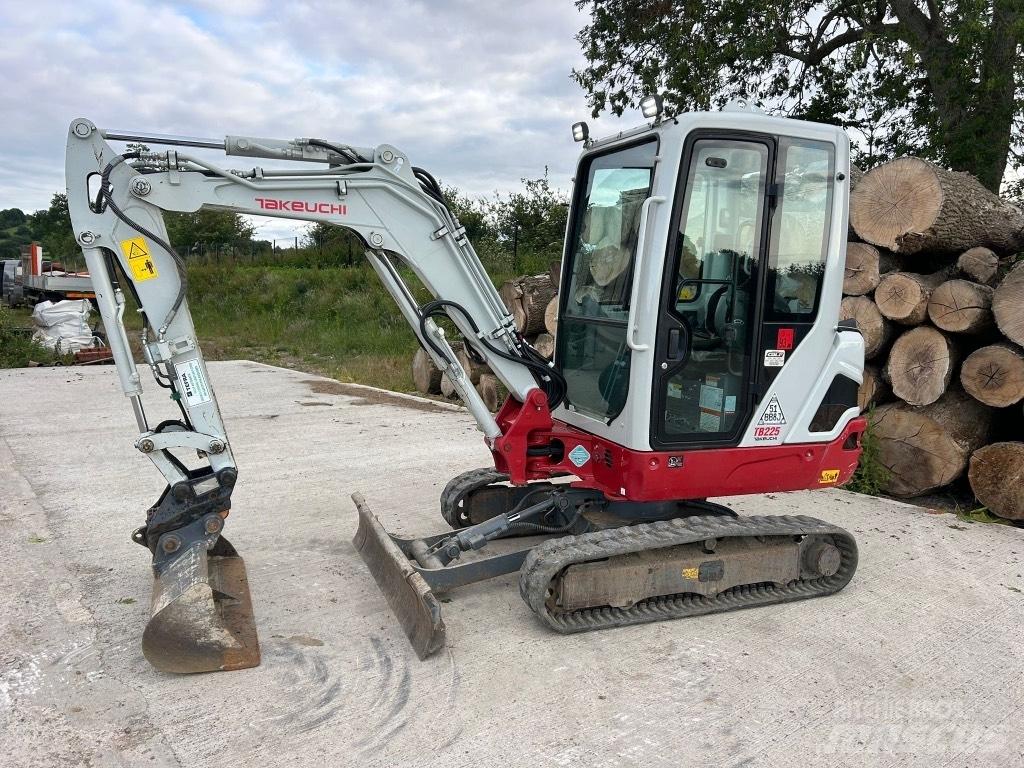 Takeuchi TB 225 Minibagger < 7t