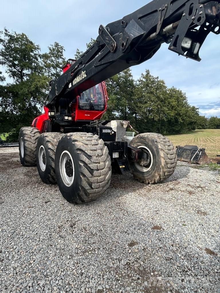 Komatsu 951 Harvester