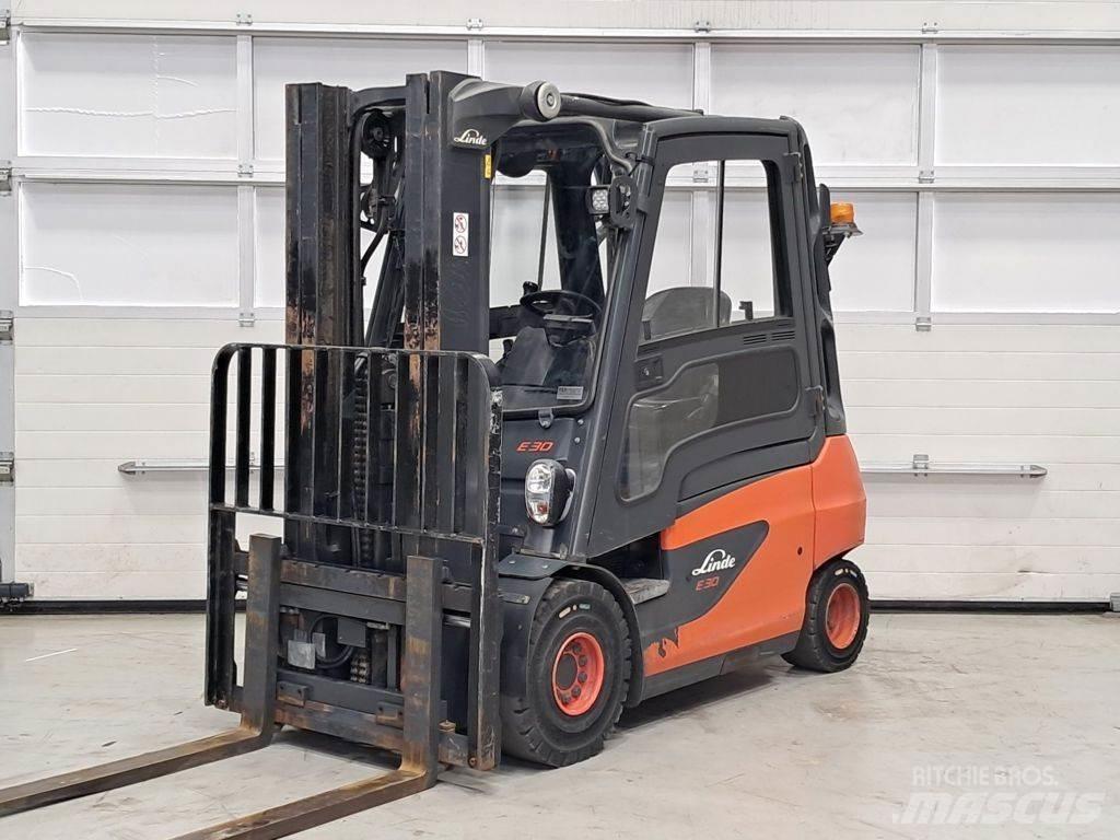 Linde E30-01 Elektrostapler