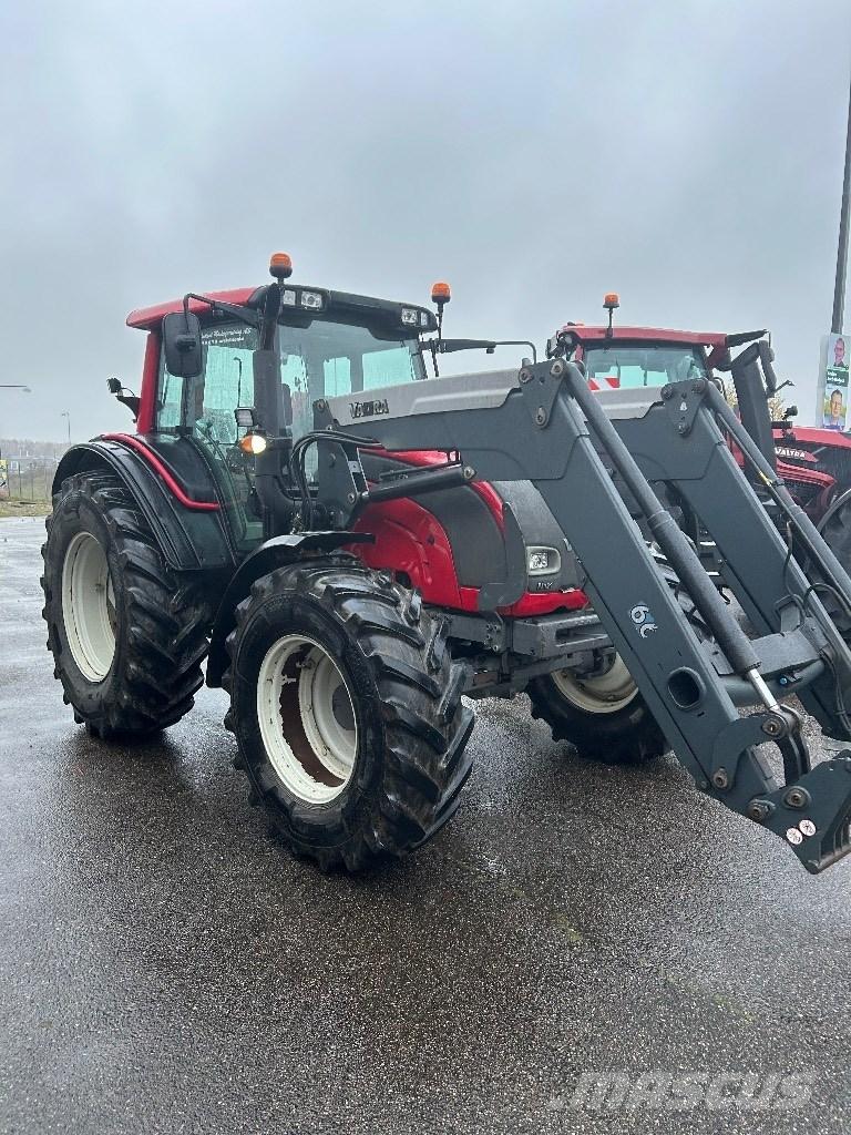 Valtra N 121 Traktoren