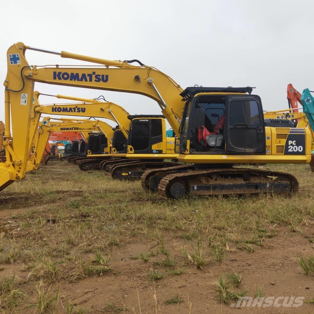 Komatsu PC200-8 Raupenbagger