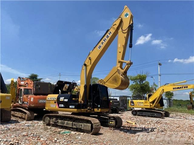 CAT 323D2L Raupenbagger